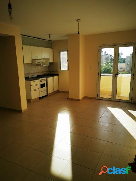 ALQUILAMOS HERMOSO DPTO 1 DORMITORIO CON BALCON Y COCHERA