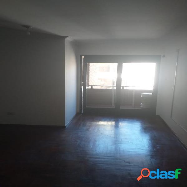 OBISPO SALGUERO 600, 2 dormitorios, con balcon, piso alto.