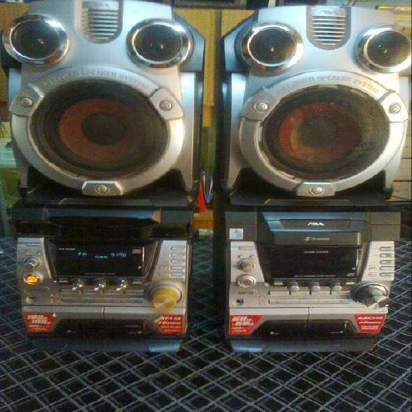 2 Equipos aiwa y 2 parlantes