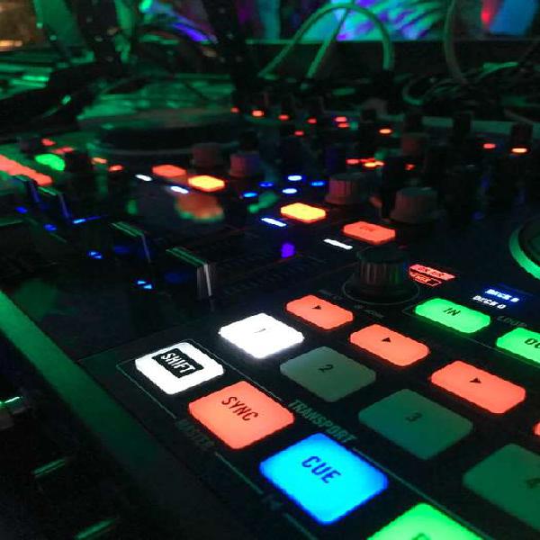 CONTROLADOR DJ TRAKTOR KONTROL S4 mk2 CON ANVIL