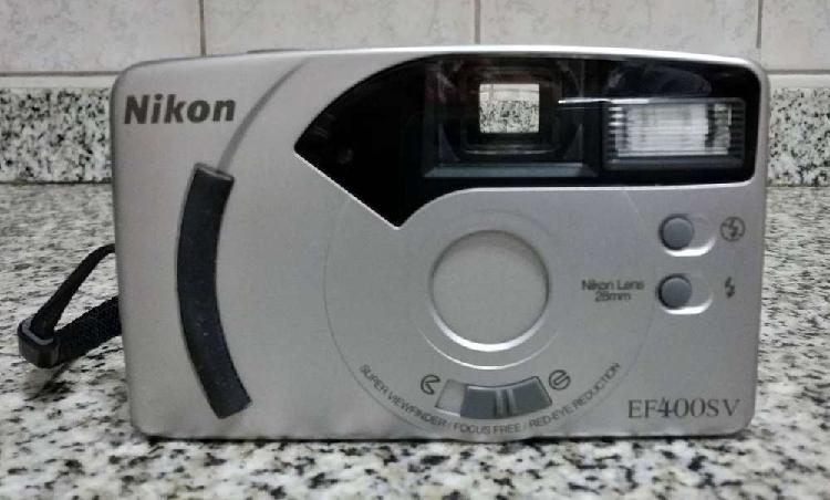 Camara Analogica Nikon con Flash Impecable