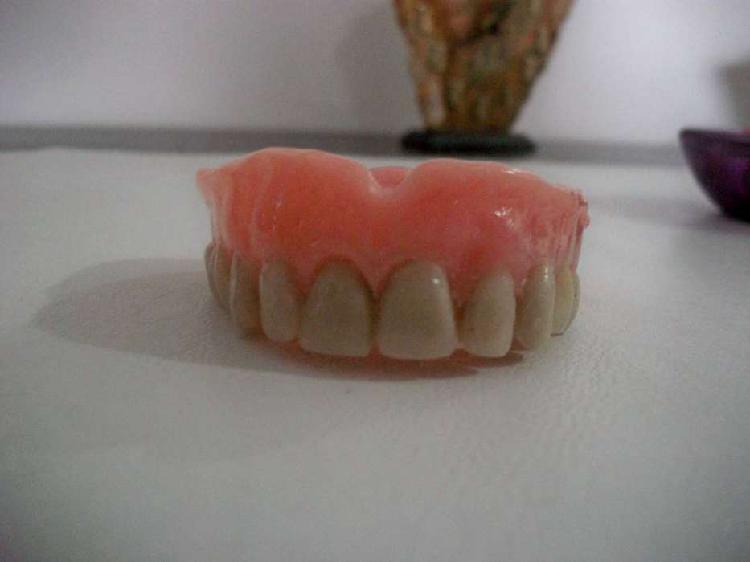 Confecciòn de Pròtesis Dentales ,atenciòn a