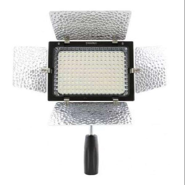 Iluminador LED portable Yongnuo Yn160 Iii (3200-5500k)