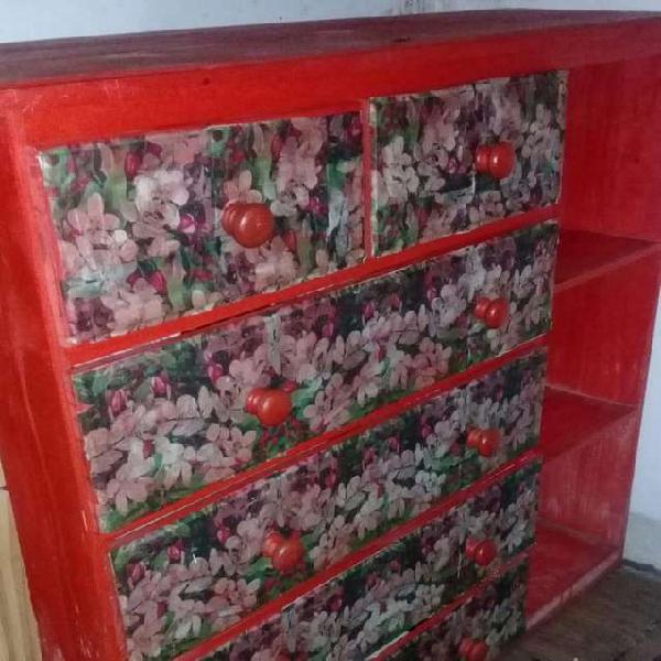 Mueble de pino