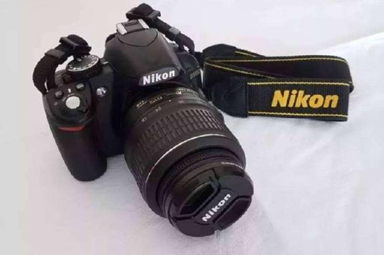 Nikon d3100 más trípode