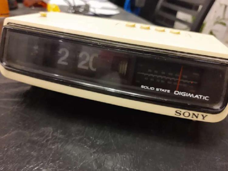 Radio reloj sony vintage