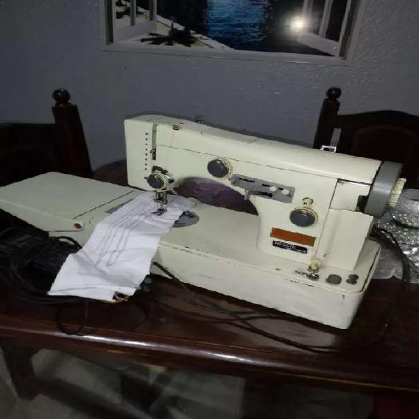 Maquina de Coser Necchi Electrica Japón