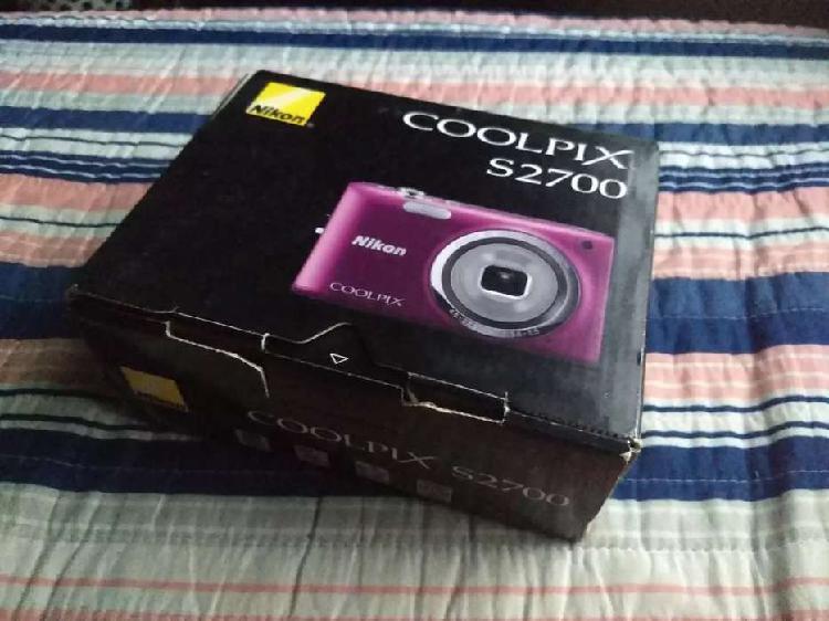 Nikon coolpix S2700