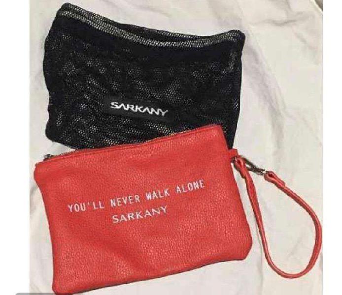 Portacosmeticos/sobre Sarkany