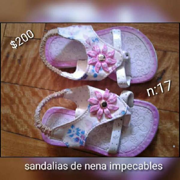 Sandalias para nena impecable