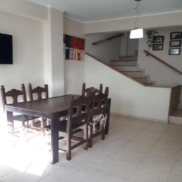 VENTA DE DUPLEX 71 ENTRE 6 Y 7 DOS DORM