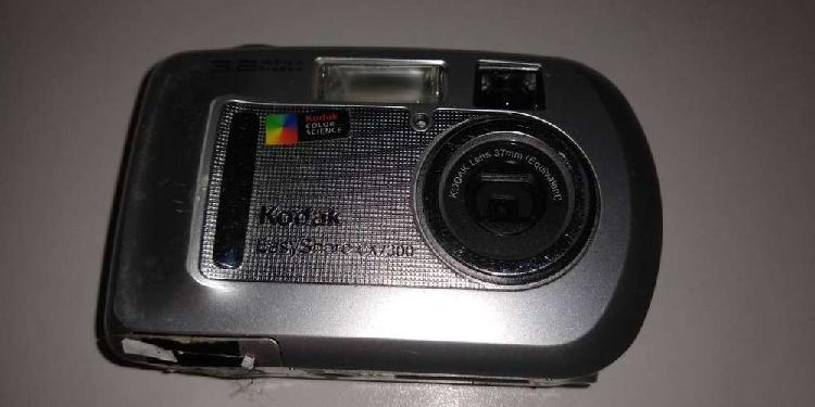 Cámara Digital Kodak Easyshare CX730 Con funda y tarjeta de