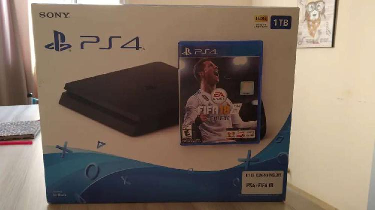 PS4 1TB impecable con FIFA 18