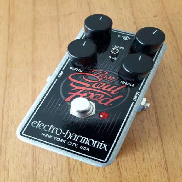 Pedal overdrive bajo.
