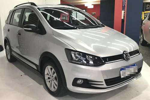 Volkswagen Suran 1.6 Track 2017 Gris Plata Pocos Kilometros