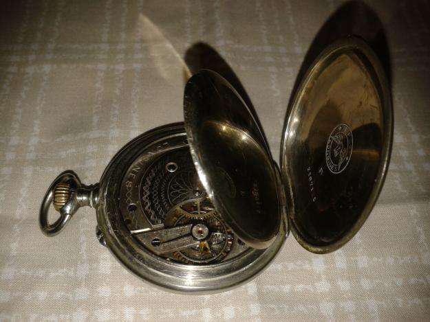 Antiguo reloj de bolsillo, marca Longines, sin faltantes.