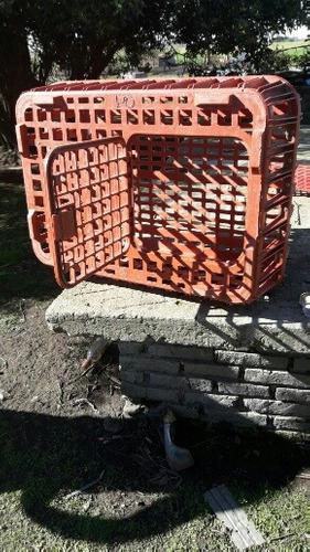 Cajon Plástico Para Transporte De Animales De Granja