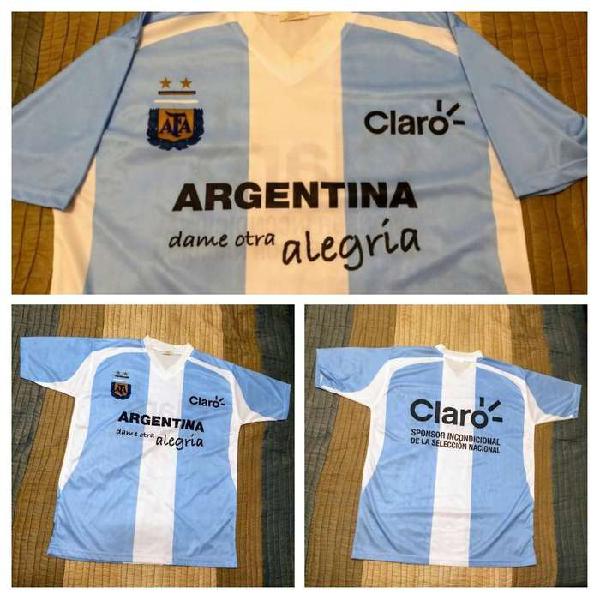 Camiseta de Argentina. Sponsor Claro. Década del 2000. Poco