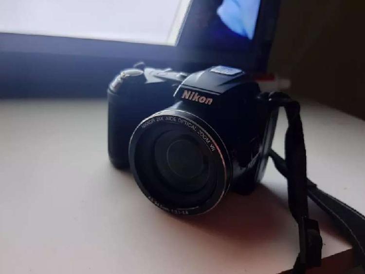 Cámara semi profesional Nikon colpix l120