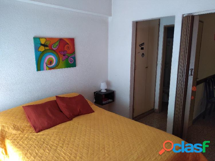 Departamento de 1 ambiente dividido - Brown 2300