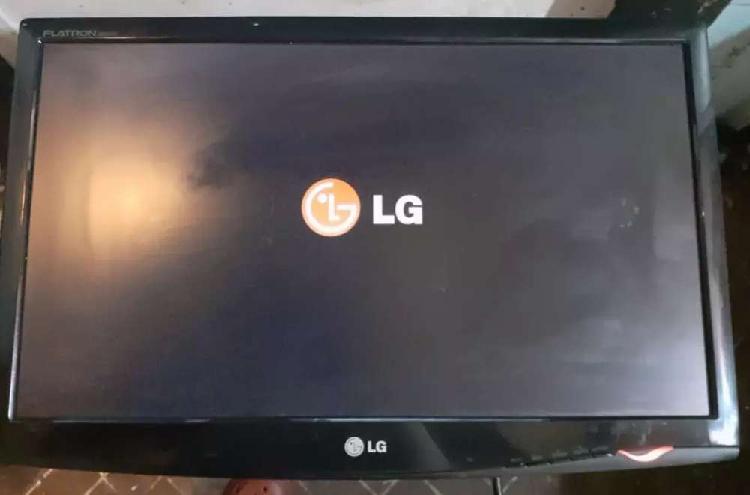 Monitor LG 22"