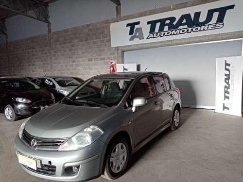 Nissan Tiida 1.8 Visia 2010