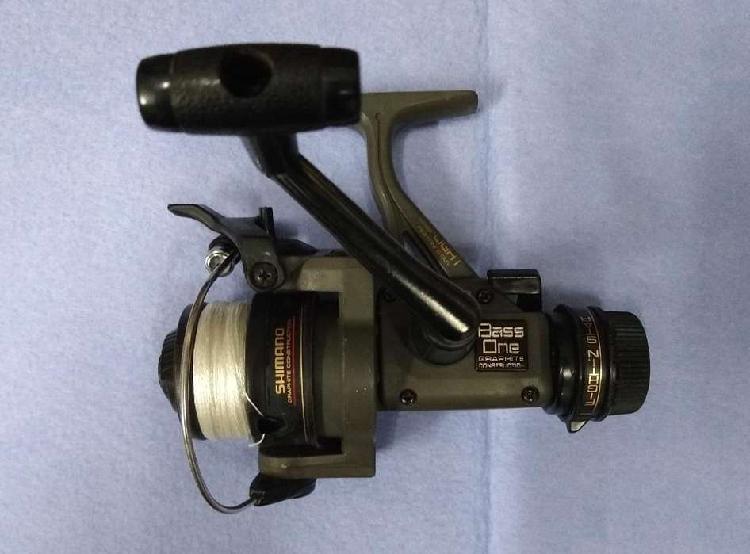 Reel Frontal Shimano Bass One Ss Light.