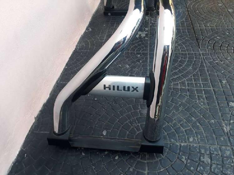 Vendo barra antivuelco de hilux cromada