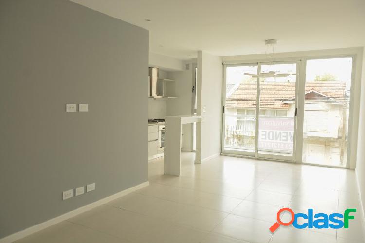 2 AMB BALCON CALLE CON COCHERA - A ESTRENAR - SEMIPISO