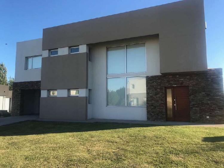 CASA EN VENTA RUMENCO