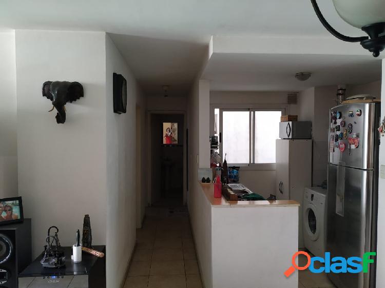 DEPARTAMENTO EN VENTA- DUARTE QUIROS, BARRIO ALBERDI, CIUDAD