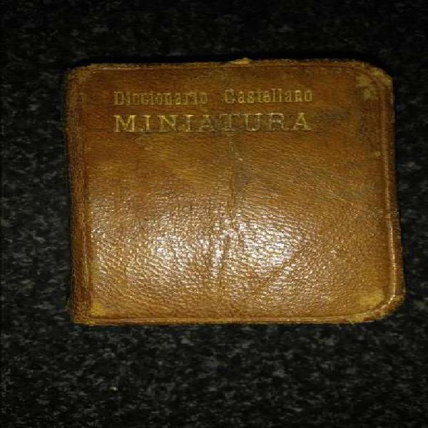 Diccionario Castellano MINIATURA antiguo 4 cm × 6 cm. Tapa