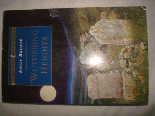 Libro en idioma inglès "wutherihg heights"- Emily Btontè