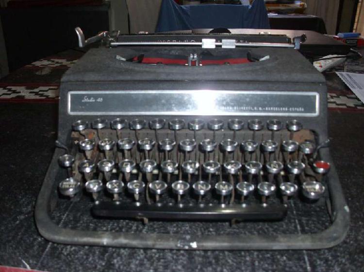 Máquina de escribir ORIGINAL OLIVETTI, modelo Studio 46