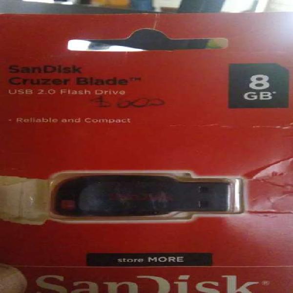 Pendrive de 16gb .con variada musica grabada a gusto del