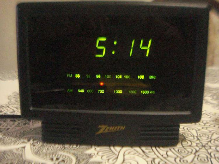 Radio Reloj Despertador Zenith Zg120m Raro Años 90s No