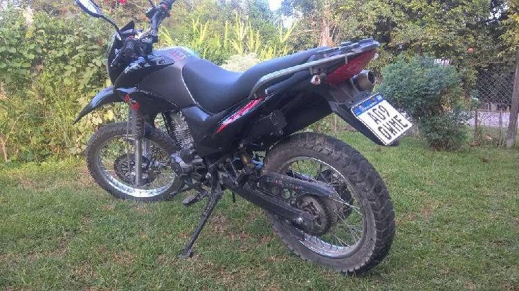 VENDO MOTO ZANELLA ZR 200