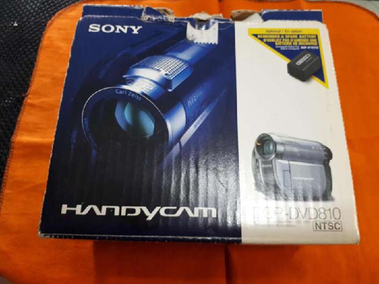 Vendo Handycam Sony DCRDVD810 en caja completa.
