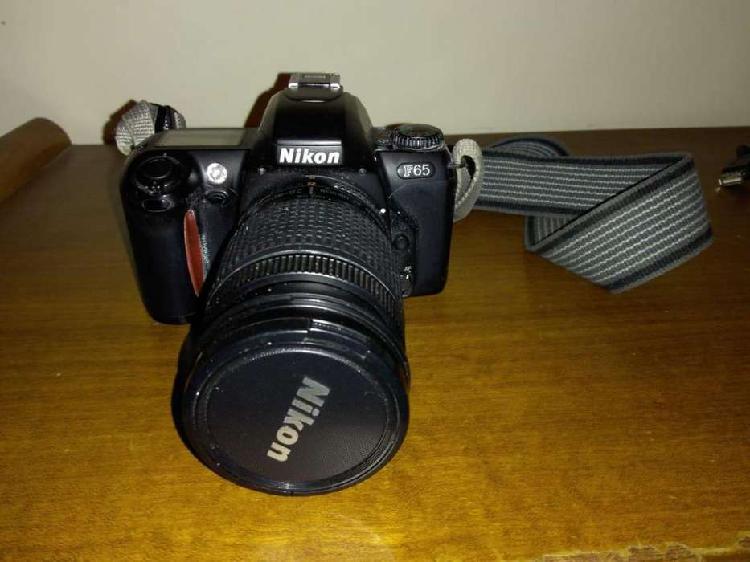 Camara Nikon F65 Con Bolso Original y Accesorios
