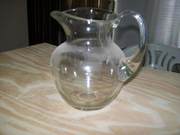 Jarra de vidrio para agua o jugo