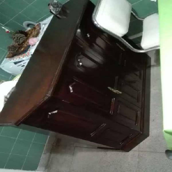 Mueble de copas y vajillas