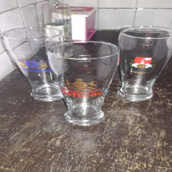 Tres vasos alemanes de cristal