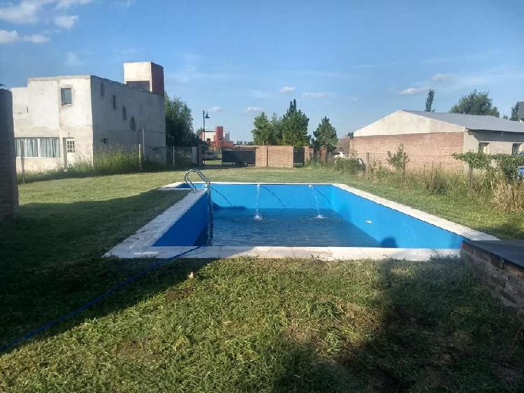 VENDO LOTE CON QUINCHO Y PILETA - BARRIO LAS TARDES ROLDAN -