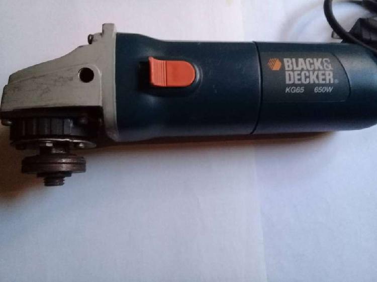 AMOLADORA BLACK & DECKER