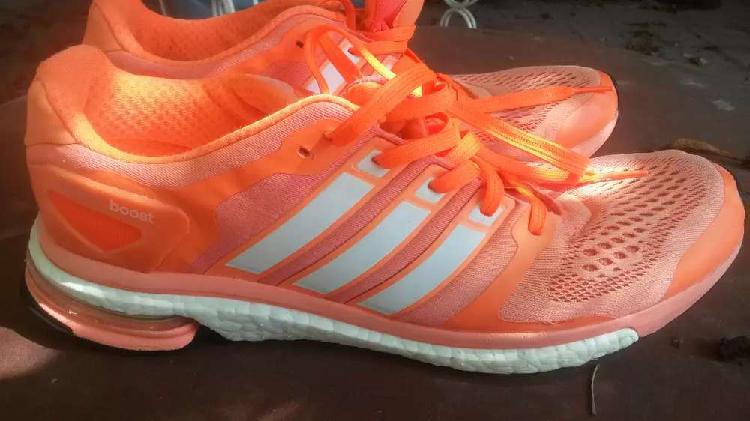 Adidas boost color naranja,excelentes talle Us 10