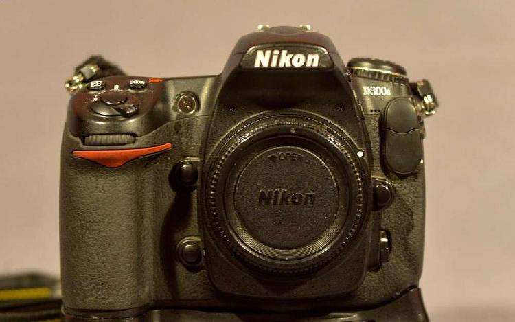 Camara Digital Nikon D 300s Cuerpo