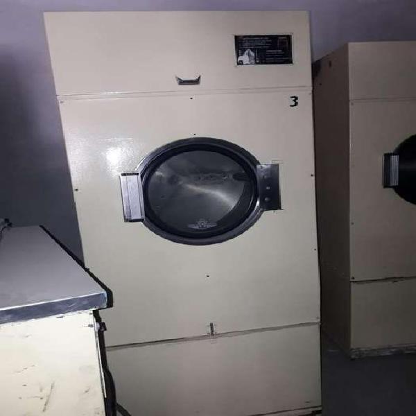 Lavarropas y secadoras para lavadero comercial