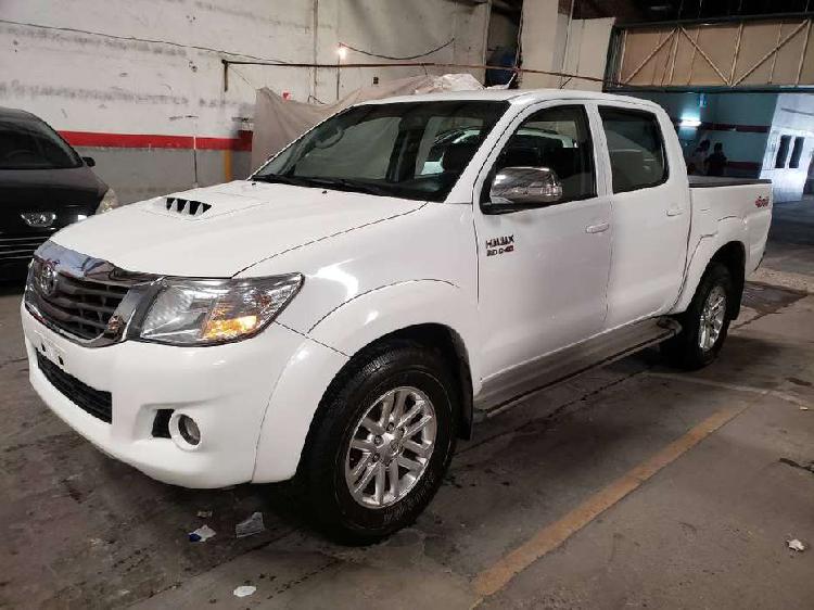 Toyota Hilux 3.0 Cd Srv Cuero 4x4 5at - A4 2015 113mil KM