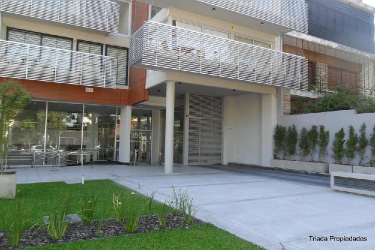 VENTA COCHERA MUY AMPLIA EN BARRIO PARQUE HOLMBERG/DONADO -