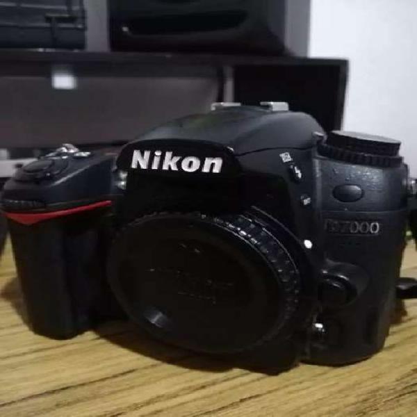 Vendo Nikon d7000